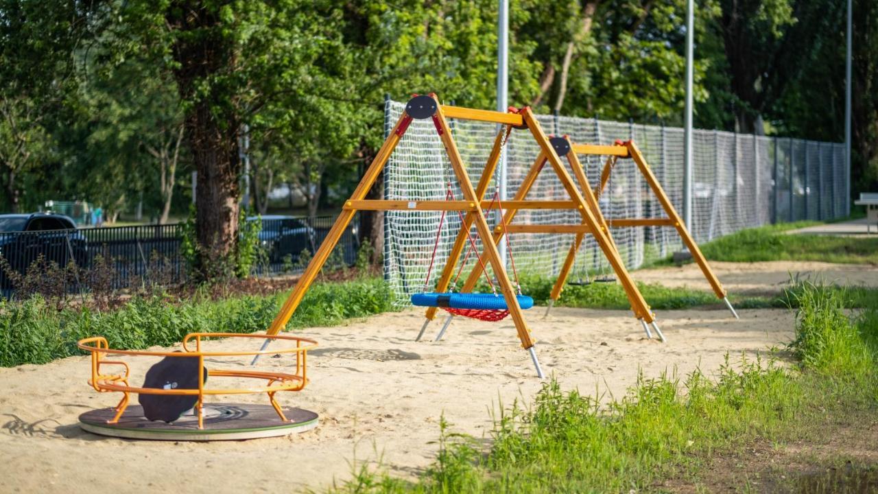 مبيت وإفطار Balatonalmádi Ciszterci Rendezvenykoezpont المظهر الخارجي الصورة